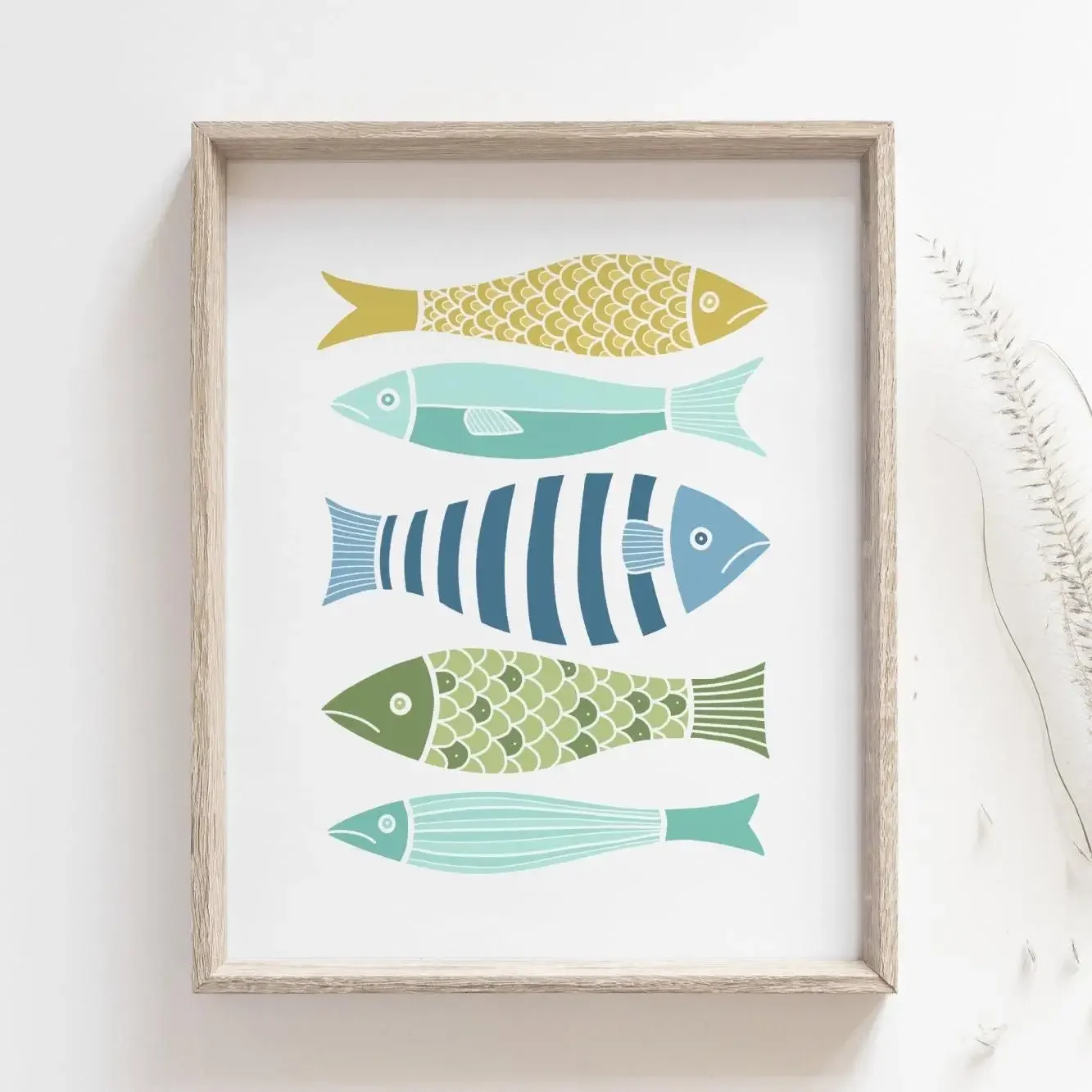 Plakat coastal z morskimi falami, ptakami i rybami Czerwony