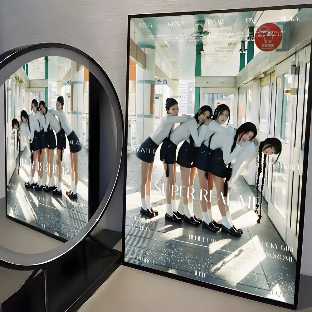 Plakat zespołu ILLIT dla fanów K-pop Czarny1