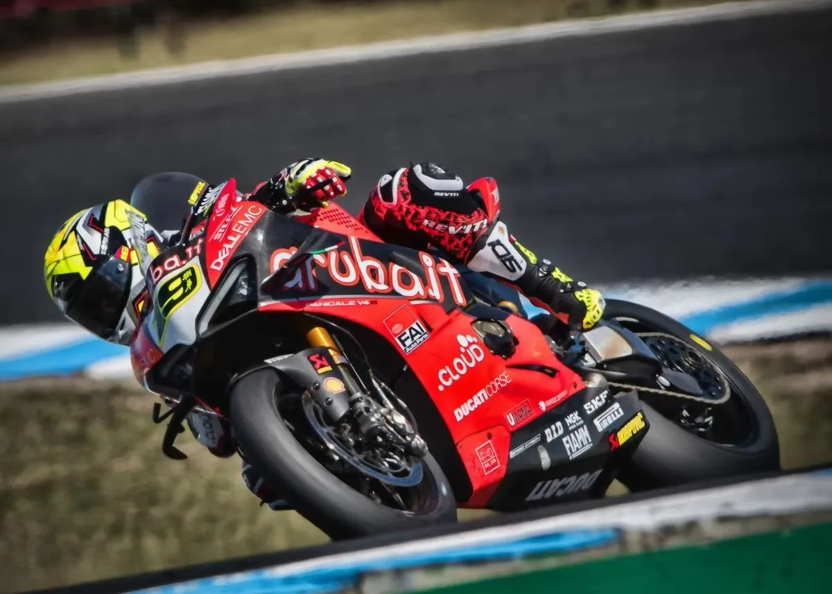 Plakat z wyścigiem MotoGP w klasycznym stylu Fioletowy/фиолетовый