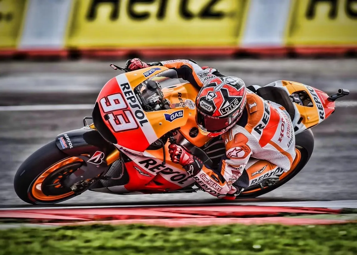 Plakat z wyścigiem MotoGP w klasycznym stylu Granatowy