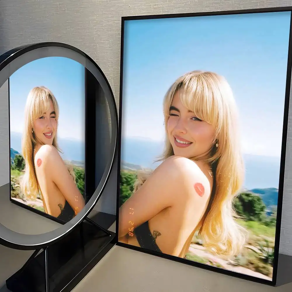 Plakat Sabrina Carpenter - portret piosenkarki Czarny
