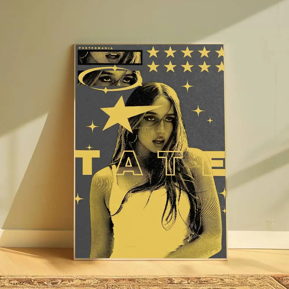 Plakat Tate McRae - portret piosenkarki Czarny