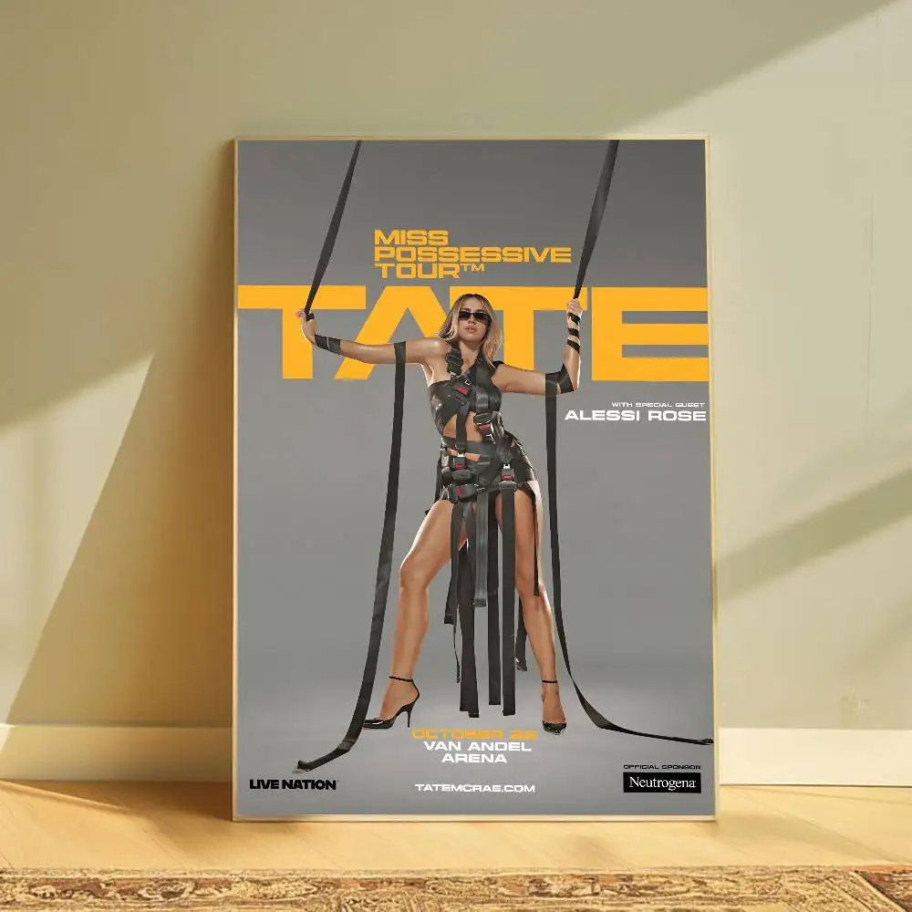 Plakat Tate McRae - portret piosenkarki Złoto