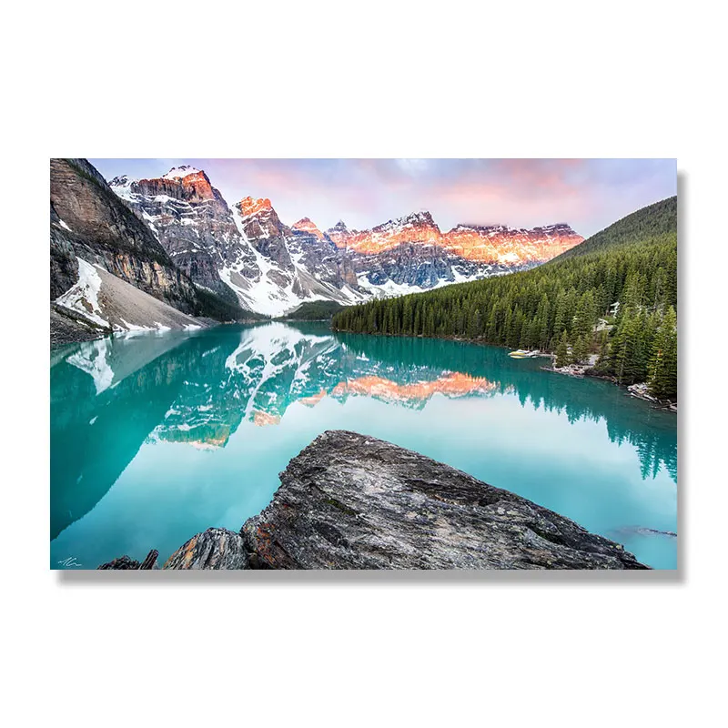 Górskie jezioro w stylu skandynawskim - plakat krajobraz Fioletowy/фиолетовый