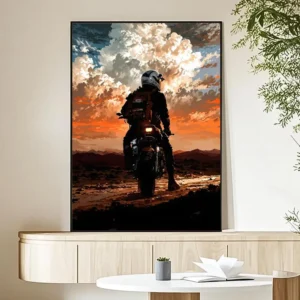 Motocyklista o zachodzie słońca - plakat na płótnie żółty