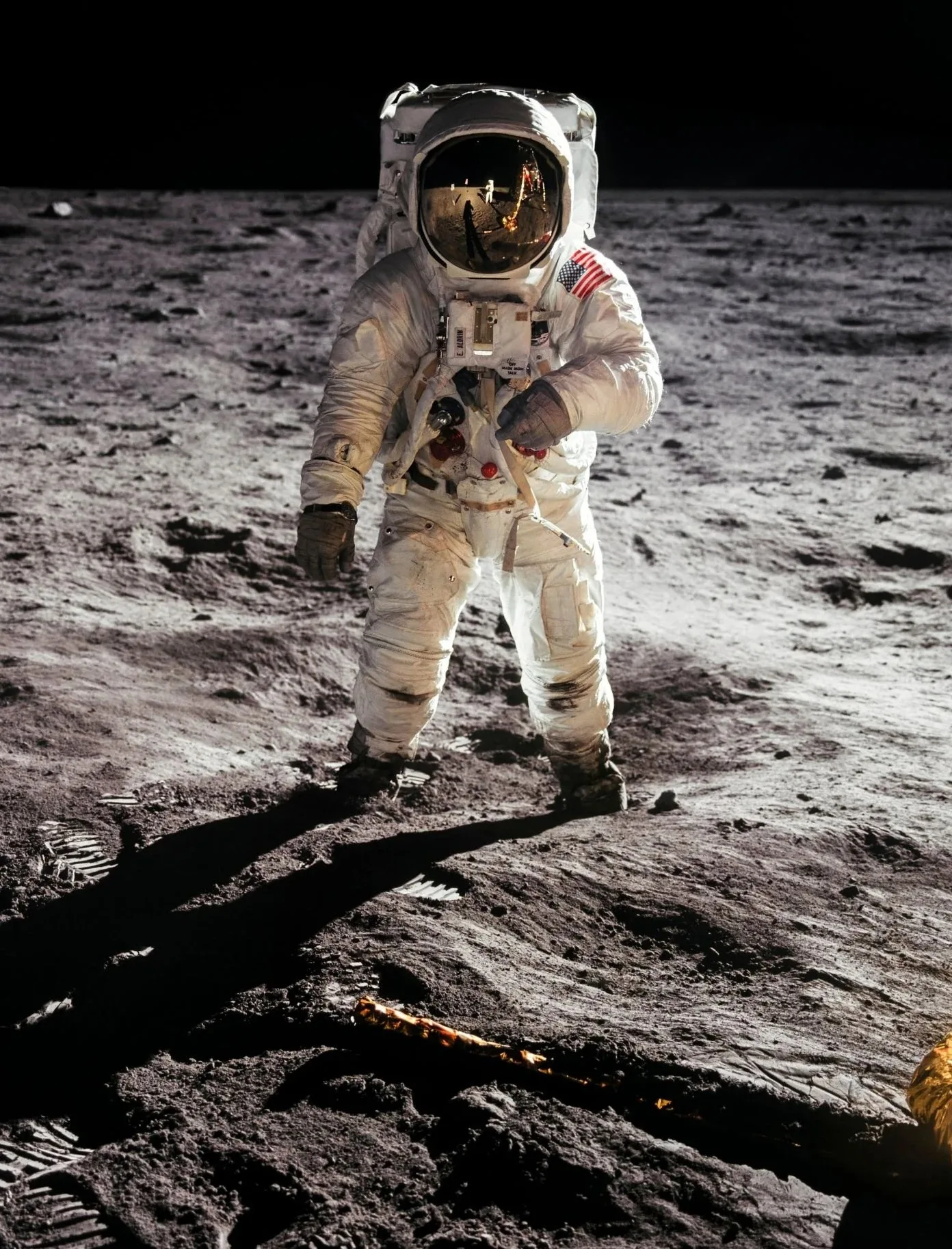 Plakat astronauta i wschod Ziemi Apollo Jasnoszary