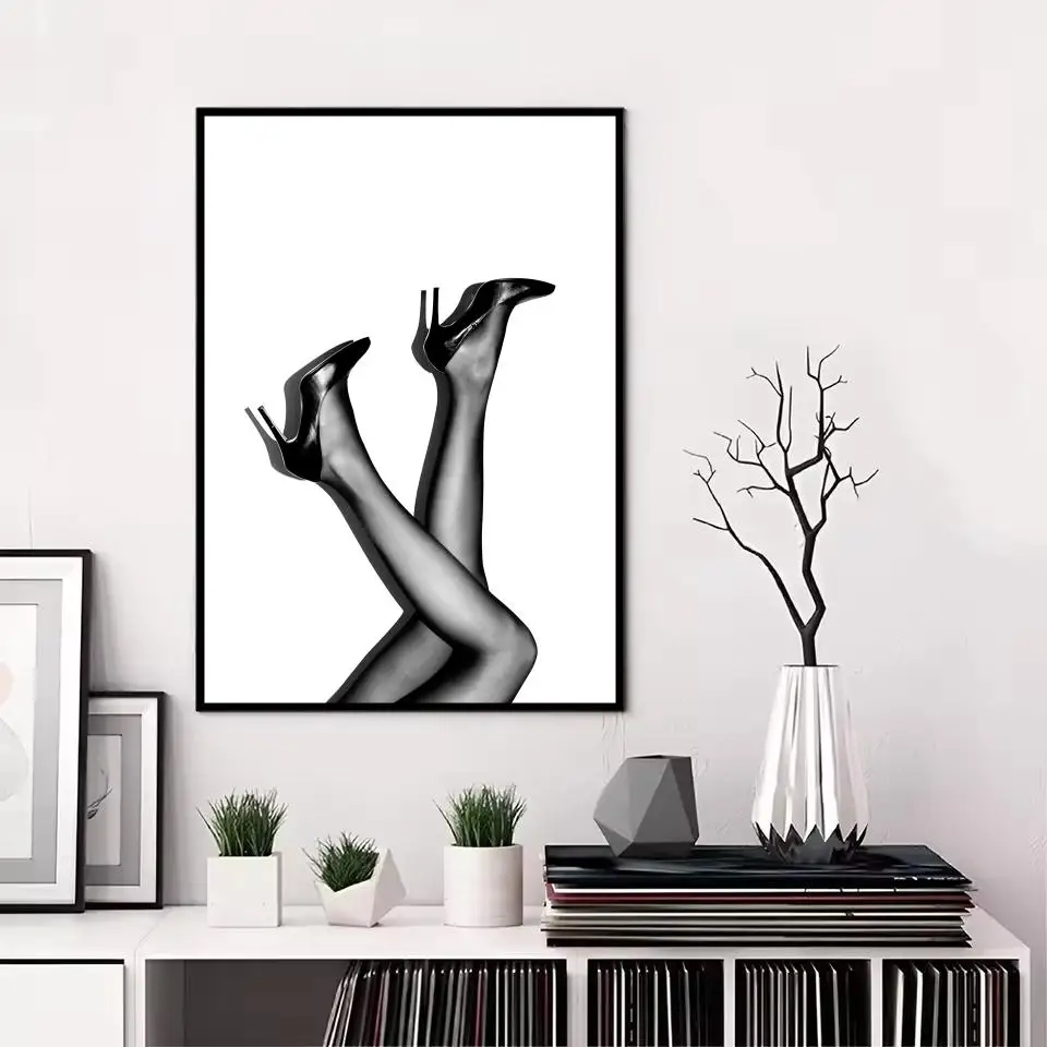 Czarno-biały plakat fashion w luksusowym stylu żółty