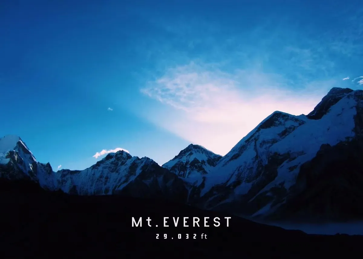Plakat Mount Everest górski krajobraz Jasnożółty