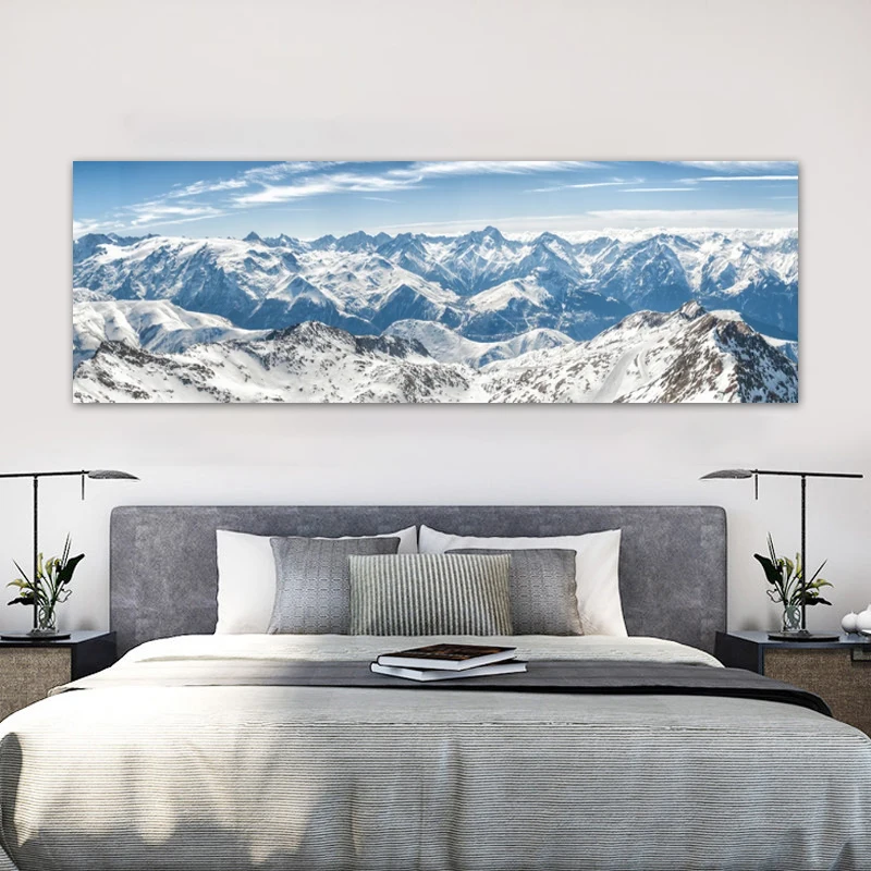 Plakat z górskim jeziorem i śnieżnym krajobrazem Burgundia