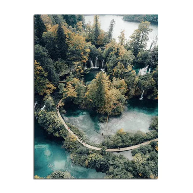 Plakat krajobraz - gorskie jezioro i las Beżowy