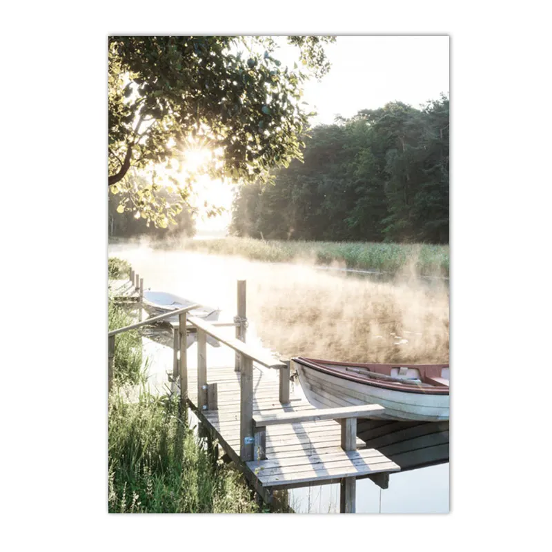 Wiosenne jezioro o wschodzie słońca - plakat natura Niebieski