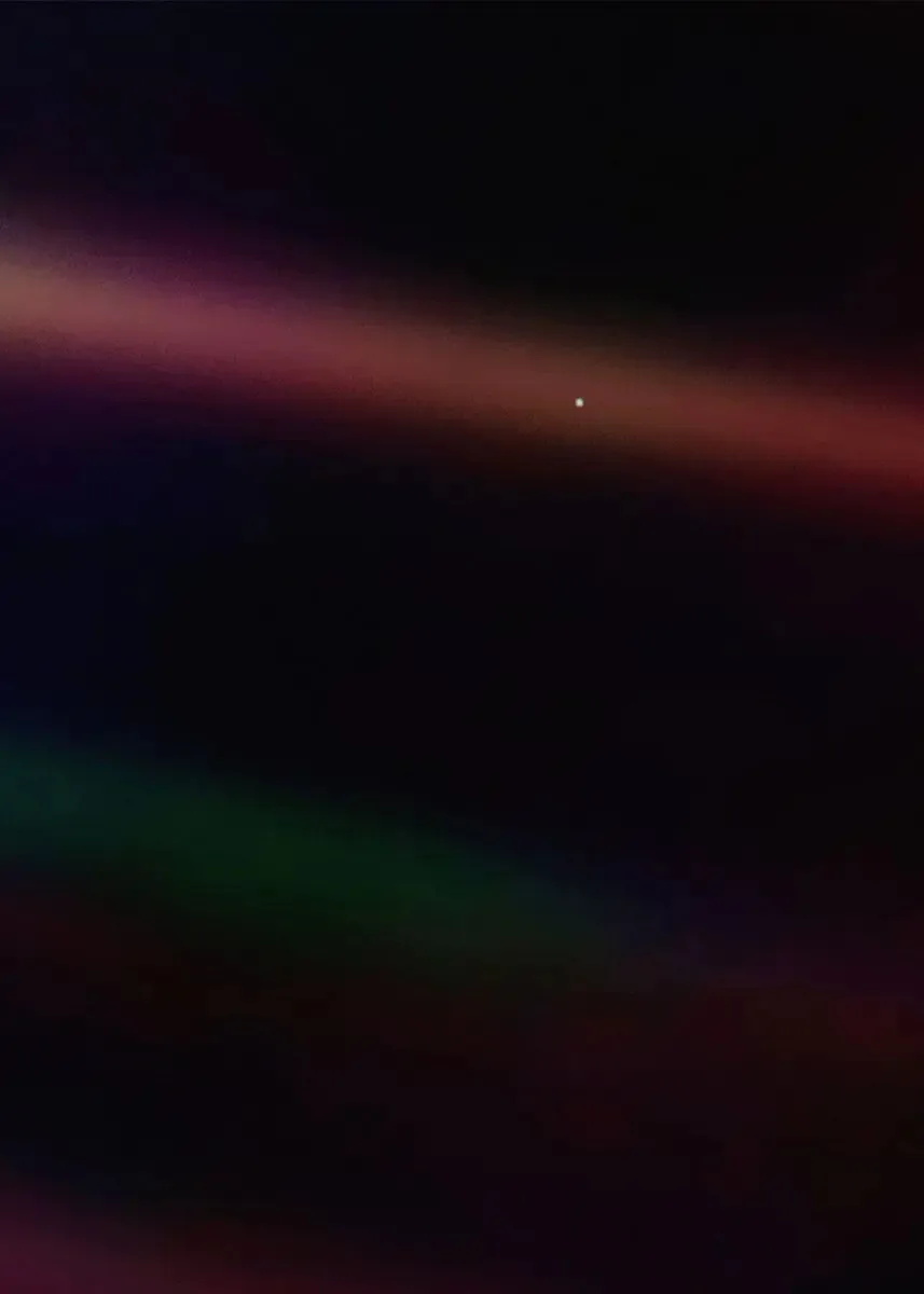 Planeta Ziemia w kropki plakat kosmiczny Czerwony