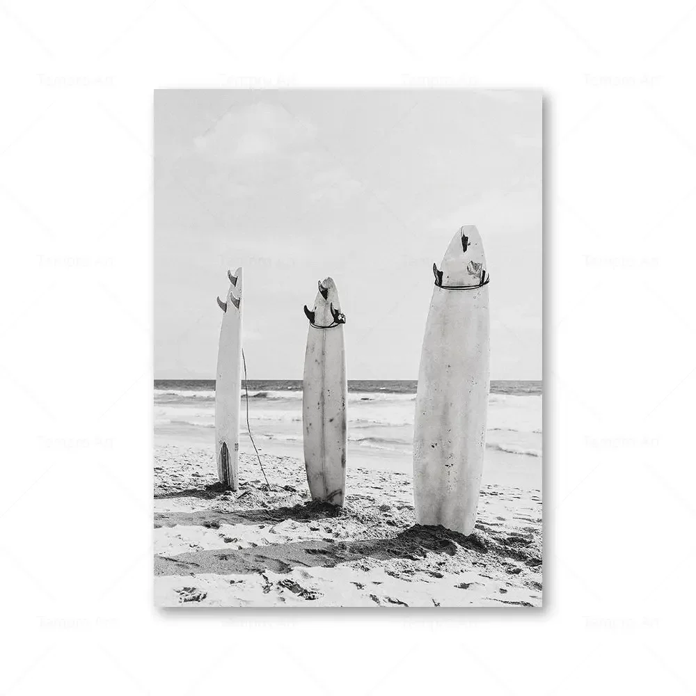 Surfing na plaży - plakat czarno-biały Czarny
